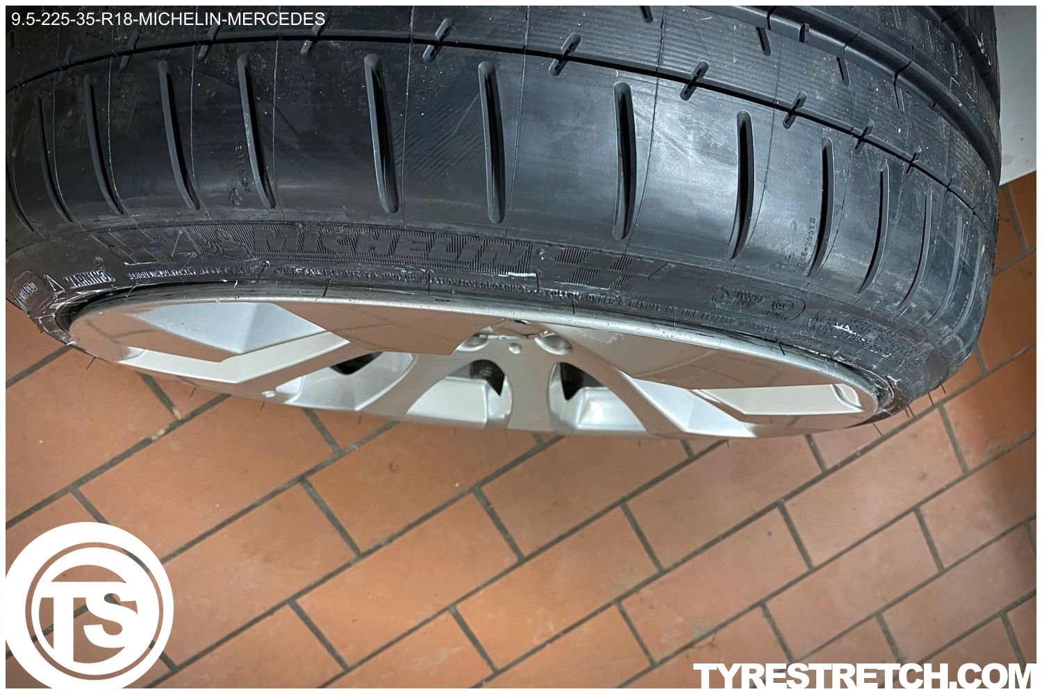 An example of tyre stretch: 225/35 R18 on 9.5J – MICHELIN (MERCEDES)