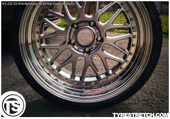 An example of tyre stretch: 225/35 R18 on 9.5J – NANKANG (RIAL)