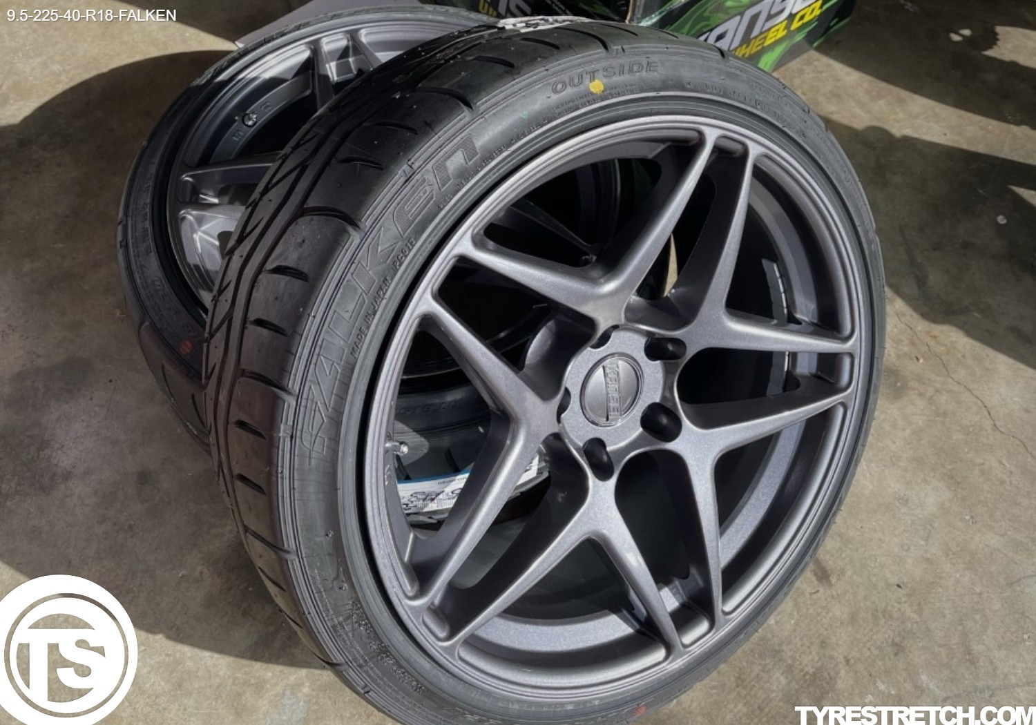 An example of tyre stretch: 225/40 R18 on 9.5J – FALKEN