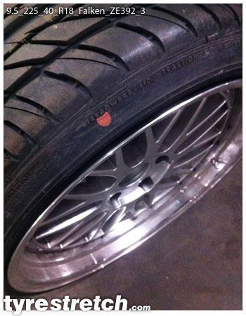An example of tyre stretch: 225/40 R18 on 9.5J – FALKEN
