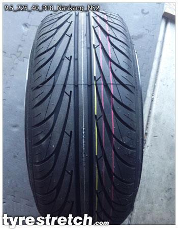 An example of tyre stretch: 225/40 R18 on 9.5J – NANKANG