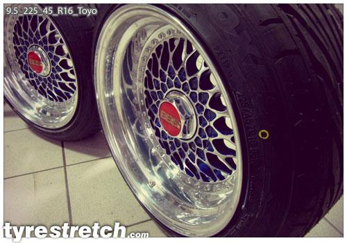 An example of tyre stretch: 225/45 R16 on 9.5J – TOYO