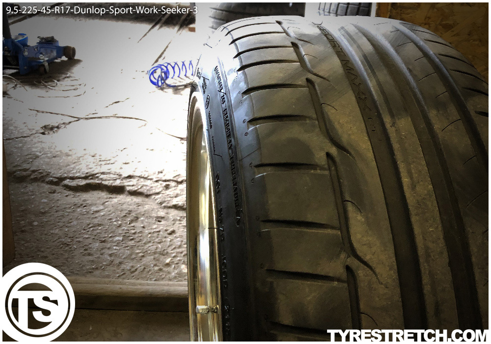 An example of tyre stretch: 225/45 R17 on 9.5J – DUNLOP (WORK)
