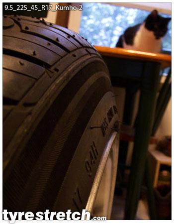 An example of tyre stretch: 225/45 R17 on 9.5J – KUMHO