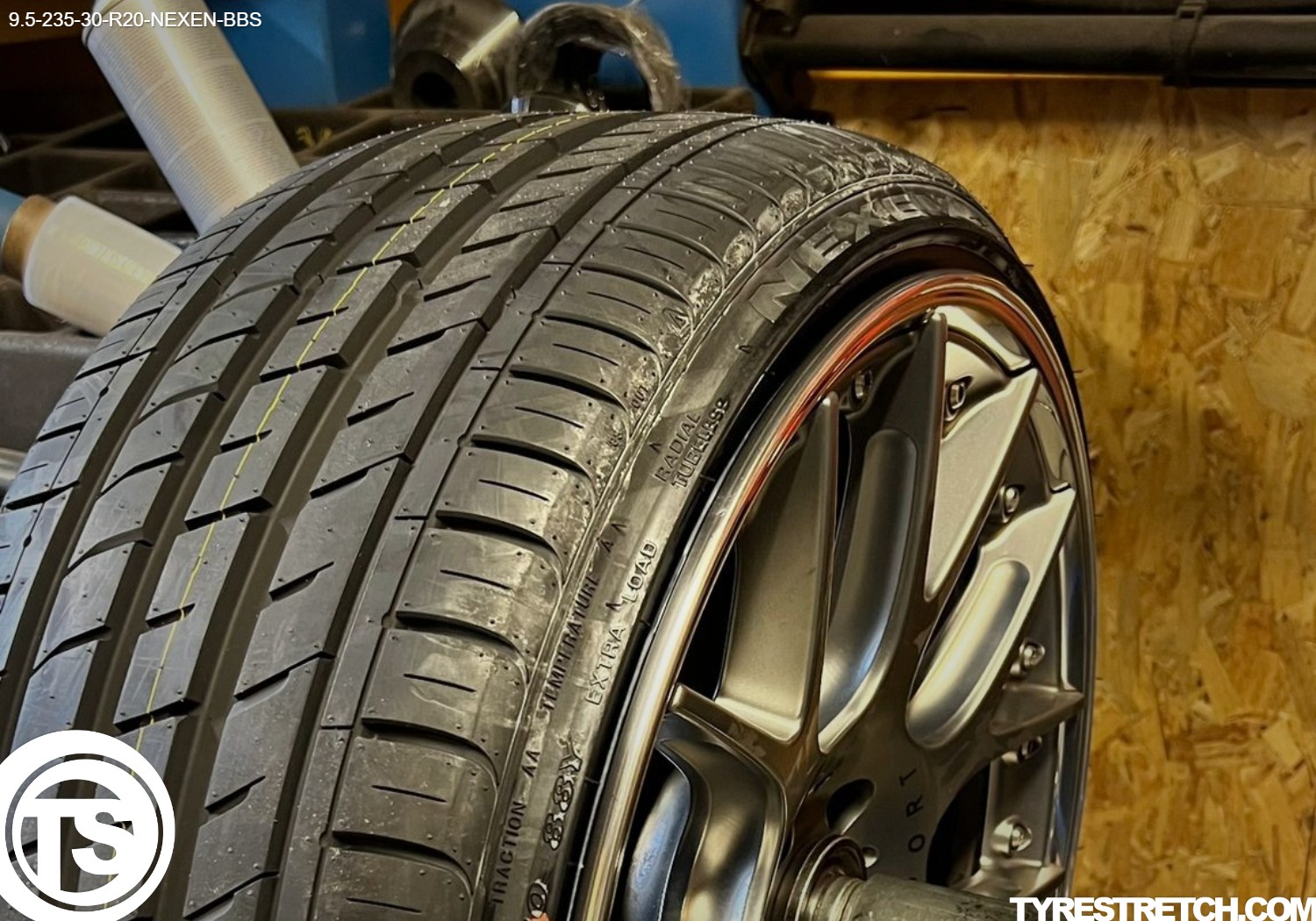 An example of tyre stretch: 235/30 R20 on 9.5J – NEXEN (BBS)