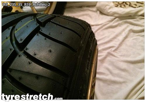 An example of tyre stretch: 235/35 R19 on 9.5J – ACHILLES