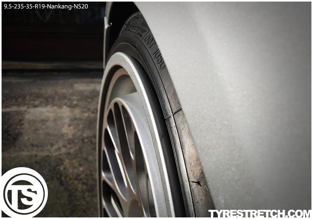 An example of tyre stretch: 235/35 R19 on 9.5J – NANKANG