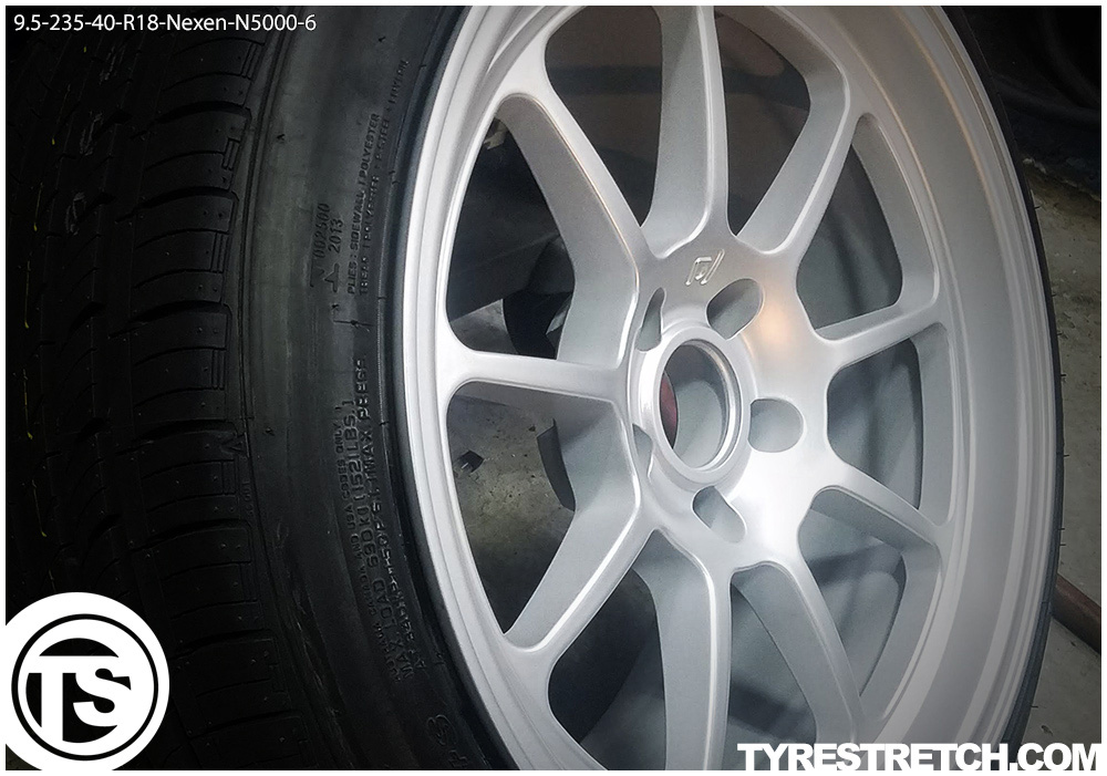 An example of tyre stretch: 235/40 R18 on 9.5J – NEXEN