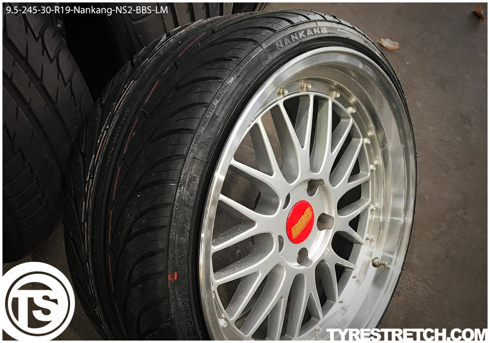 An example of tyre stretch: 245/30 R19 on 9.5J – NANKANG (BBS)