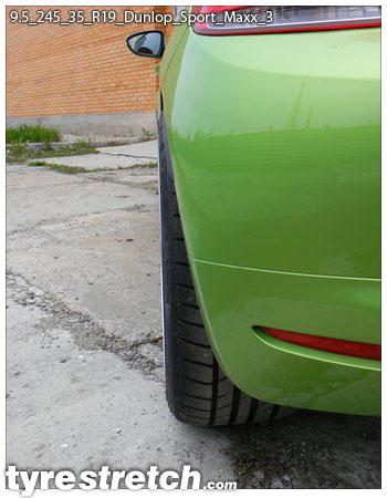 An example of tyre stretch: 245/35 R19 on 9.5J – DUNLOP