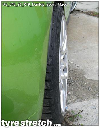 An example of tyre stretch: 245/35 R19 on 9.5J – DUNLOP