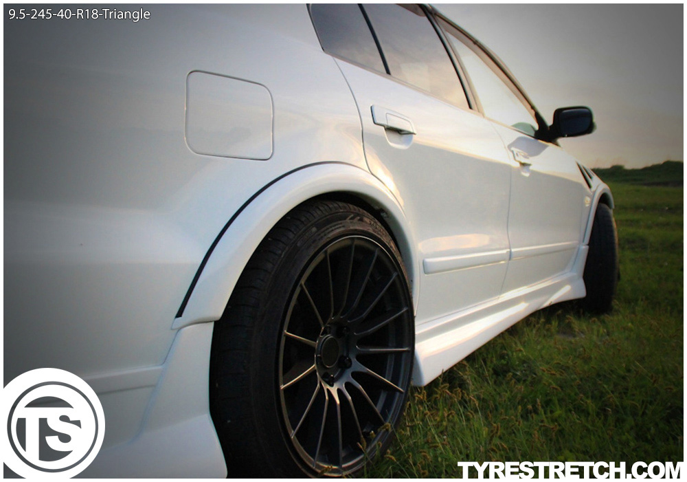 An example of tyre stretch: 245/40 R18 on 9.5J – TRIANGLE