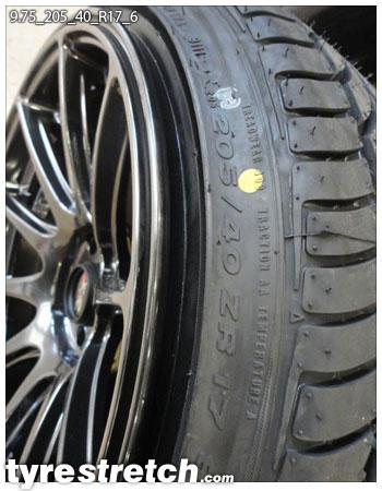 An example of tyre stretch: 205/40 R17 on 9.75J