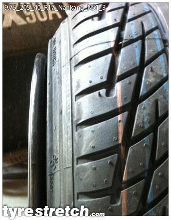 An example of tyre stretch: 205/40 R17 on 9.75J – NANKANG