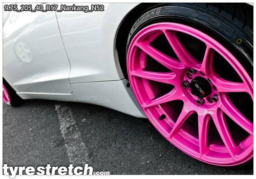 An example of tyre stretch: 205/40 R17 on 9.75J – NANKANG