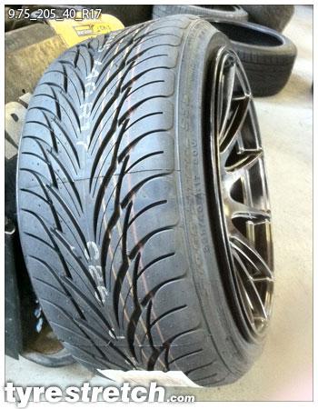 An example of tyre stretch: 205/40 R17 on 9.75J