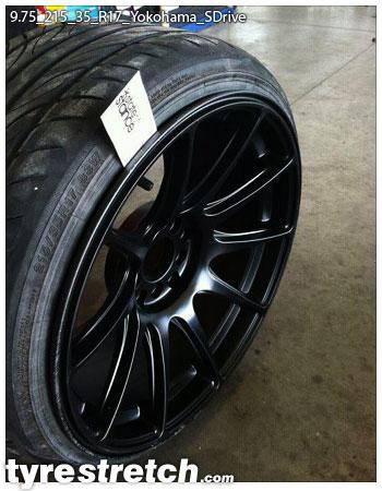 An example of tyre stretch: 215/35 R17 on 9.75J – YOKOHAMA