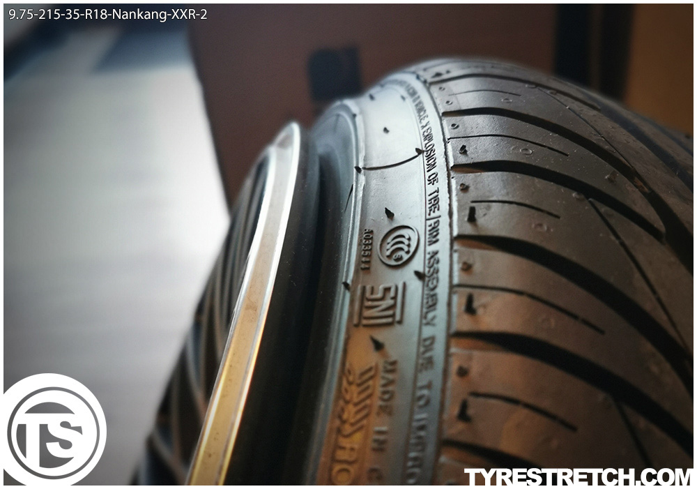 An example of tyre stretch: 215/35 R18 on 9.75J – NANKANG (XXR)