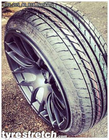 An example of tyre stretch: 215/40 R18 on 9.75J – NANKANG