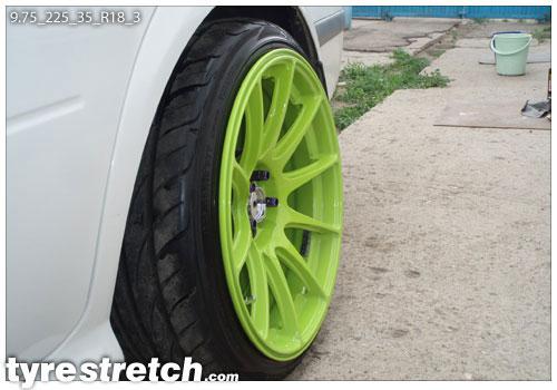 An example of tyre stretch: 225/35 R18 on 9.75J