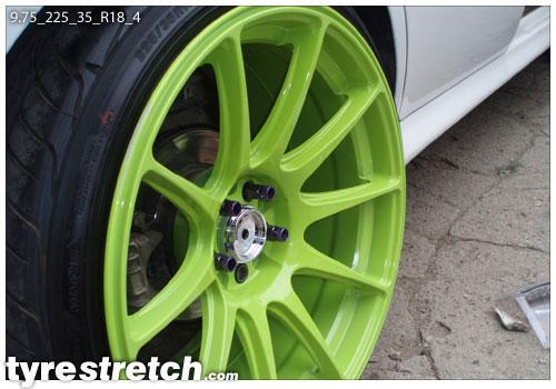 225/35 R18 on 9.75J