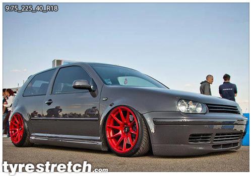 An example of tyre stretch: 225/40 R18 on 9.75J